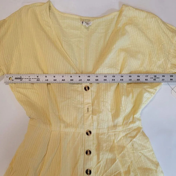 Billabong Womens Sun Valley Button Front Seersucker Romper Sunbeam Size M NWT‎ - Picture 9 of 11